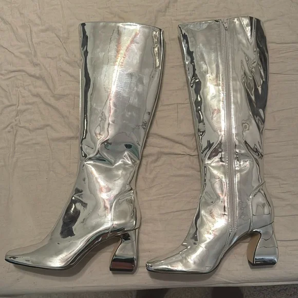 Gianni Bini Shoes Gianni Bini Rylee Silver Metallic Boots Size